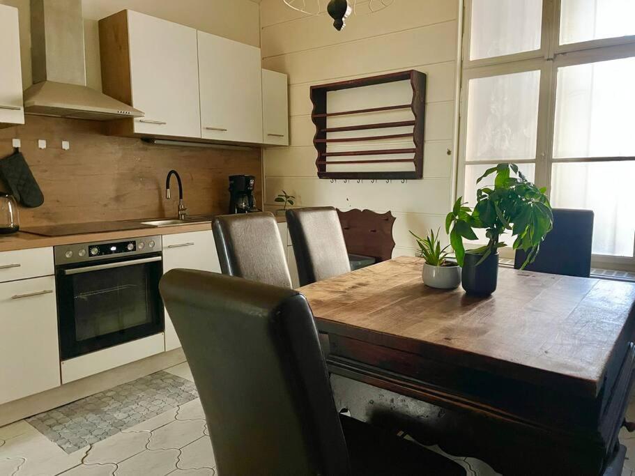 110m2 Stylish 4 Bedroom Apartament Viena